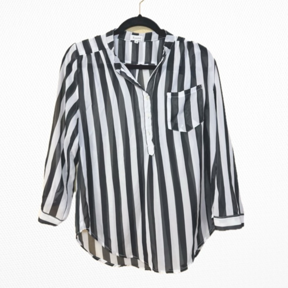 Black and white sheer shirt with pockets by b_envied Size Medium